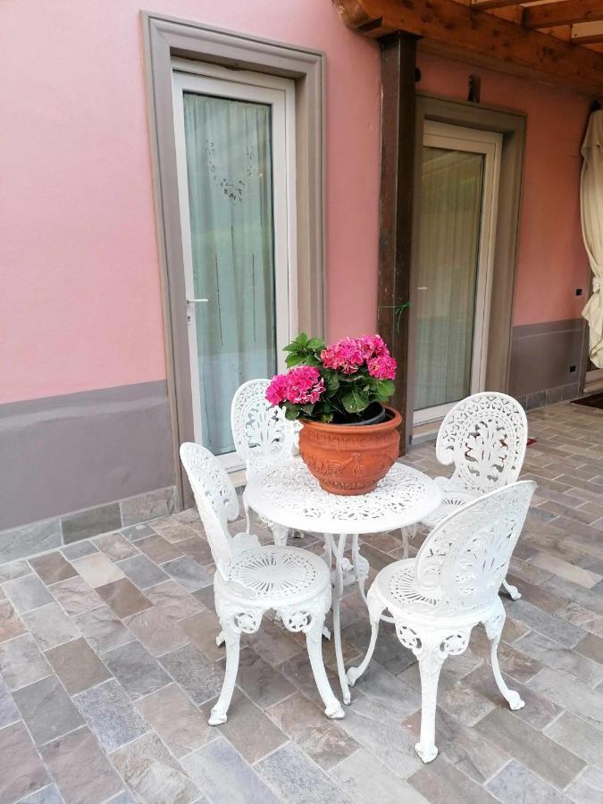 B&B La Rosa Nel Verde Lucca Buitenkant foto