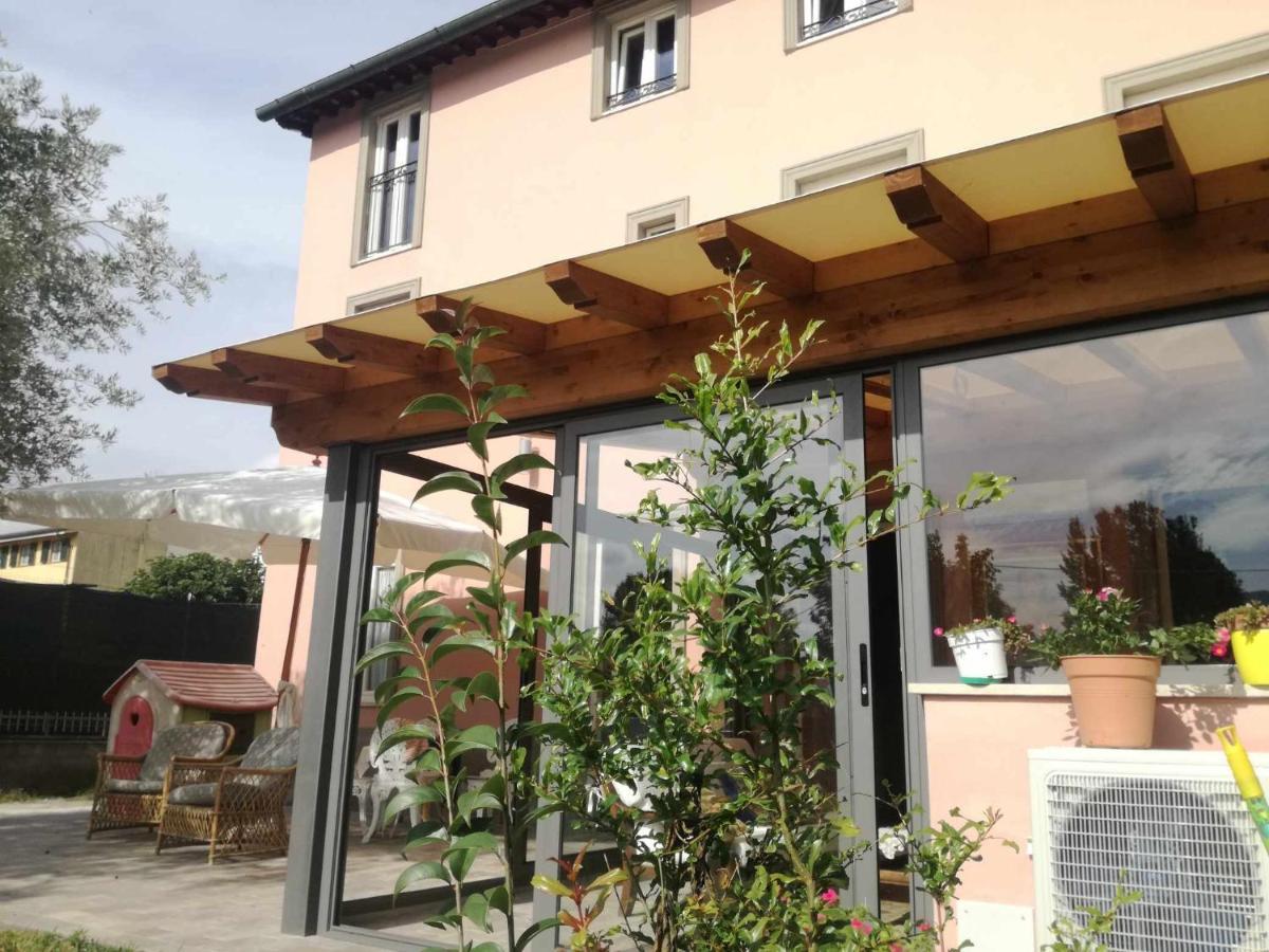 B&B La Rosa Nel Verde Lucca Buitenkant foto
