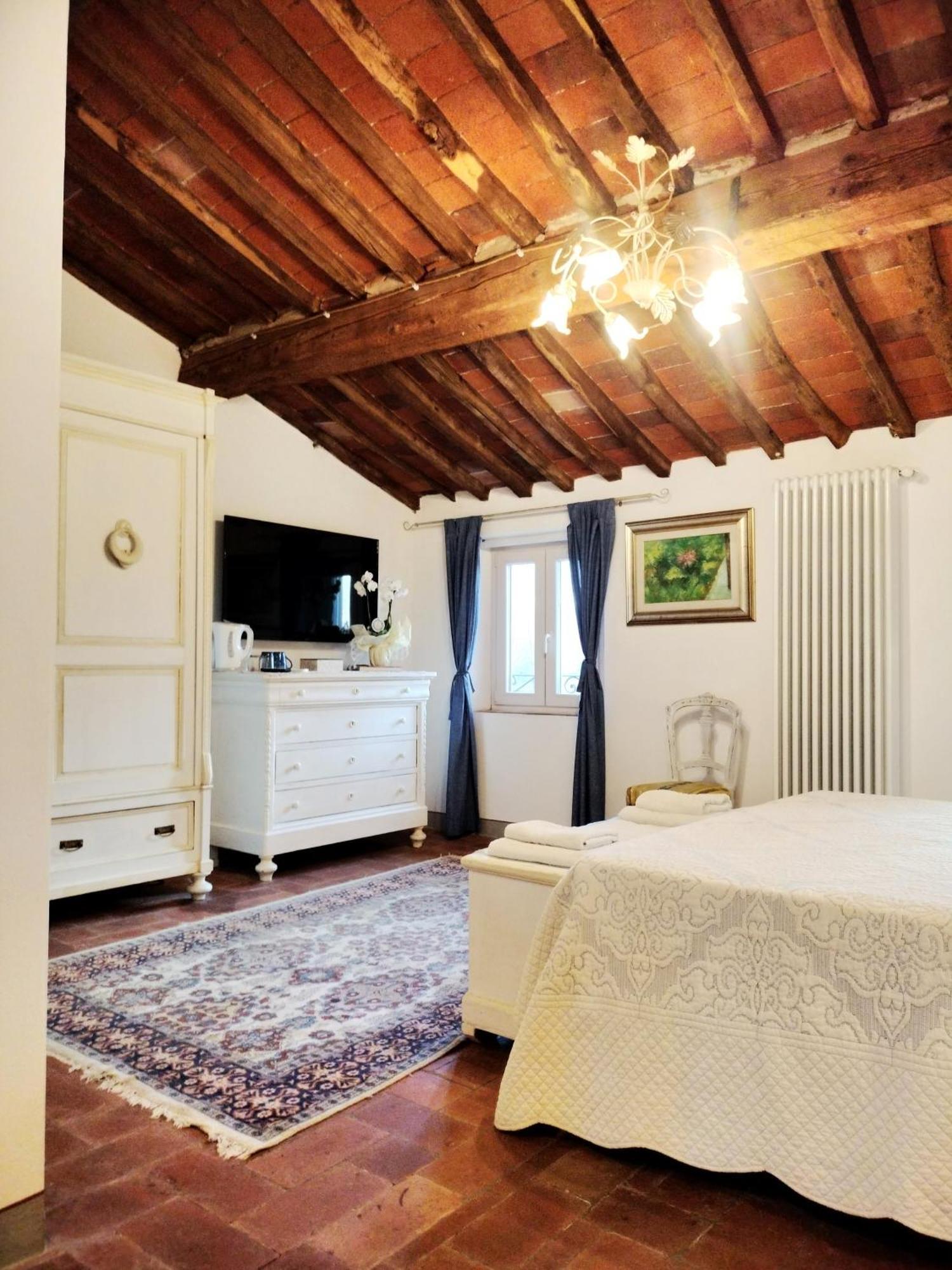 B&B La Rosa Nel Verde Lucca Buitenkant foto
