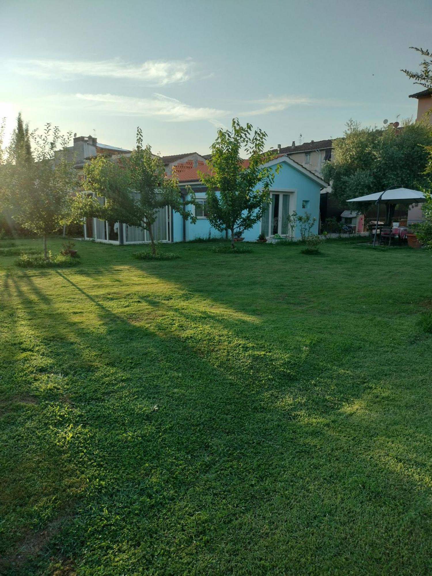 B&B La Rosa Nel Verde Lucca Buitenkant foto